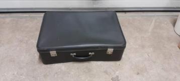 1 vintage reiskoffer koffer kleur zwart beschikbaar voor biedingen