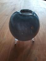 Dutz vaasje- ronde bol op drie pootjes, Overige kleuren, Ophalen of Verzenden, Minder dan 50 cm, Glas