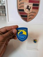 Nieuw porsche club sverige pin met etiket voor op pet of t-s, Ophalen of Verzenden, Nieuw, Merk, Speldje of Pin