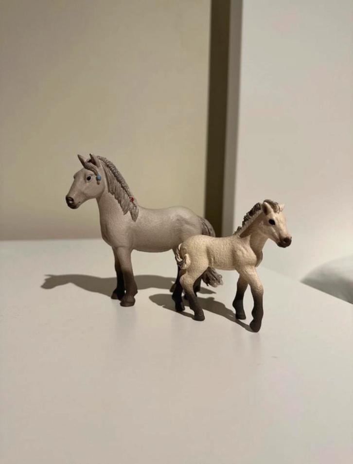 Schleich IJslander Merrie & Veulen Set, Verzamelen, Dierenverzamelingen, Zo goed als nieuw, Beeldje of Figuurtje, Paard, Ophalen of Verzenden