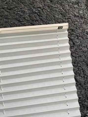 2x Luxaflex Plisse Shade beschikbaar voor biedingen
