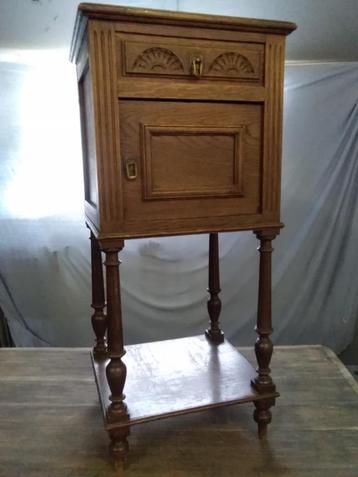Gangkast/Bankkast/Bijzettafel/Kast beschikbaar voor biedingen