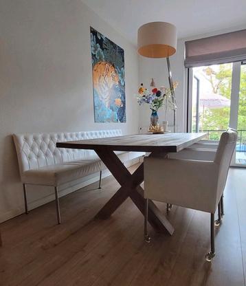 Robuuste tafel eiken hout met wit leren stoelen & bank beschikbaar voor biedingen