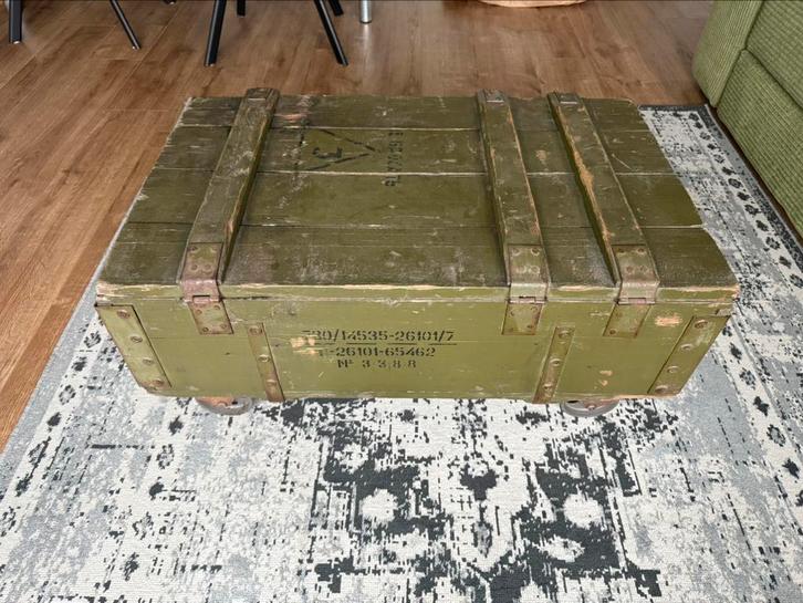 Vintage legerkist / salontafel (met wielen), Antiek en Kunst, Curiosa en Brocante, Ophalen