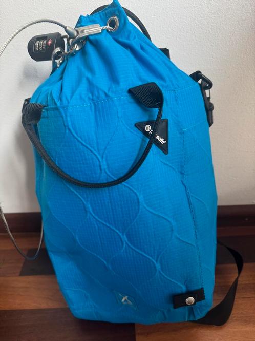 Speciale rugzak! Pacsafe Travelsafe 12 liter, Sieraden, Tassen en Uiterlijk, Tassen | Reistassen en Weekendtassen, Nieuw, Blauw