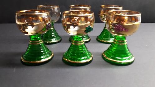 6 borrel glaasjes Gouden opdruk en Glitter steentjes in de v, Verzamelen, Glas en Borrelglaasjes, Gebruikt, Borrel- of Shotglas