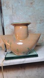 Vintage vaas groen met twee punten gesigneerd ´´GV´´ ´´92´´, Antiek en Kunst, Ophalen of Verzenden