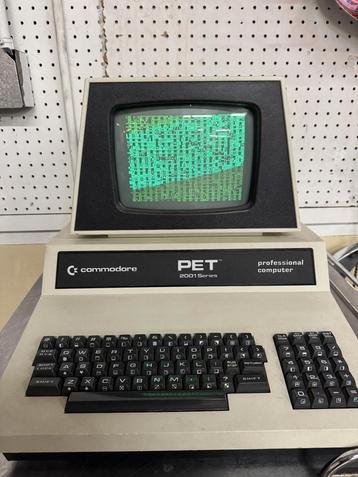 Commodore PET of CBM gezocht. beschikbaar voor biedingen