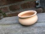klein vaasje  - mooi model - licht terra cotta kleur, Huis en Inrichting, Woonaccessoires | Vazen, Overige kleuren, Aardewerk of Porselein