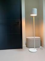 Zuiver Buckle Head Vloerlamp - Wit, Huis en Inrichting, Lampen | Vloerlampen, Ophalen, Gebruikt, Scandinavisch, Metaal