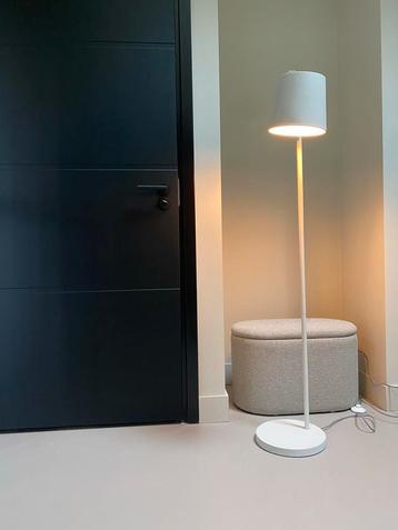 Zuiver Buckle Head Vloerlamp - Wit beschikbaar voor biedingen