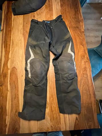 Streetguard 3 broek van BMW iets verkleurd. Verder perfect beschikbaar voor biedingen