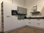 Showroomkeuken met apparatuur - Zo goed als nieuw!, Ophalen, Hoekkeuken, Graniet of Steen, Zo goed als nieuw