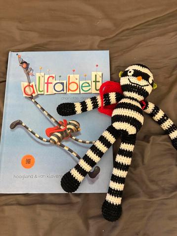 Alfabet Boek + Letterdief Knuffel beschikbaar voor biedingen
