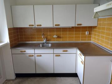 Keukenkastjes en blok met kraan