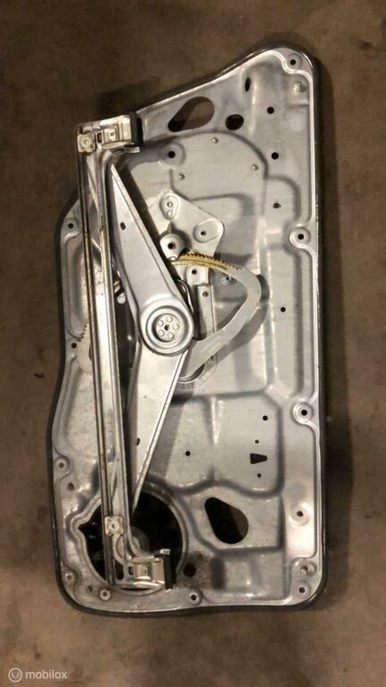 Raammechanisme rechtsvoor Volvo V70 III ('07-'17) 30661066, Auto-onderdelen, Ruiten en Toebehoren, Volvo, Gebruikt, Ophalen of Verzenden