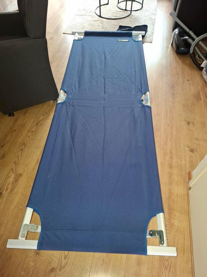 Blauw Veldbed - Campingbed / Logeerbed, Caravans en Kamperen, Kampeermeubelen, Gebruikt, Overige, Ophalen of Verzenden