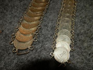 Armbanden verzilverd antiek met munten penny Engeland. beschikbaar voor biedingen