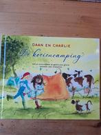Daan en Charlie - De Koeiencamping, Ophalen of Verzenden, Zo goed als nieuw, Katja Schuurman & Mathilde Stein, Fictie algemeen