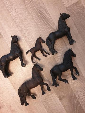 Familie Friezen Friese paarden van schleich beschikbaar voor biedingen