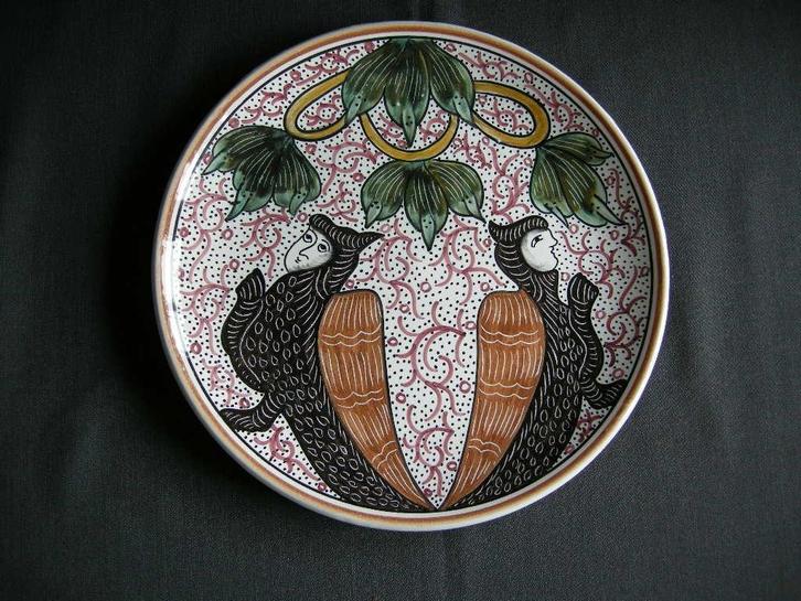 bord / schaal O25 cm., Portugal, Huis en Inrichting, Keuken | Servies, Zo goed als nieuw, Bord(en), Overige stijlen, Aardewerk