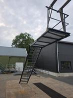 Stalen trap met bordes antraciet. Hoog 3,3 mtr. Nob074, Doe-het-zelf en Verbouw, Ladders en Trappen, Ophalen, Zo goed als nieuw
