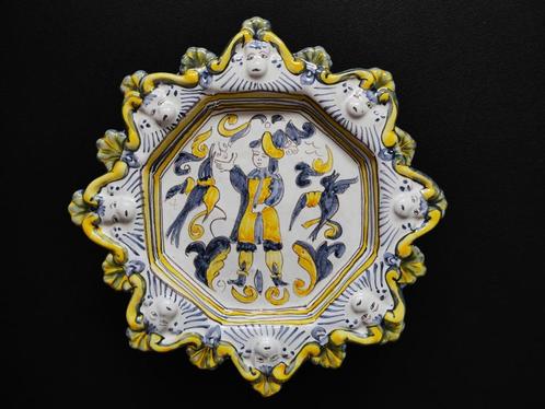 Portugees aardewerk serveerschaal engelen jonkheer vogels, Antiek en Kunst, Antiek | Keramiek en Aardewerk, Ophalen of Verzenden