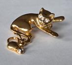 Vintage goudkleurige broche poes met muis, Ophalen of Verzenden, Zo goed als nieuw, Goud, Overige materialen