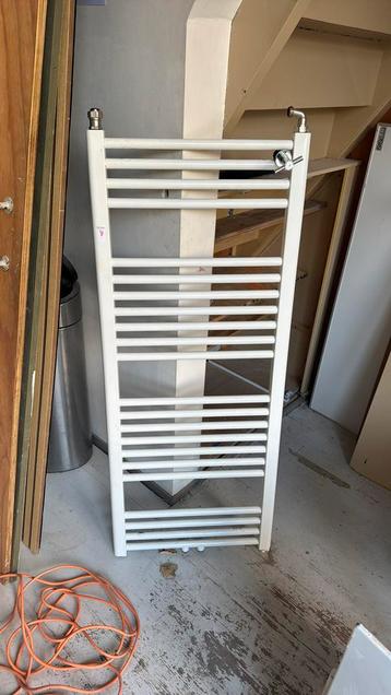 Badkamer radiotor 50x 127 beschikbaar voor biedingen