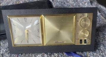 Vintage Wekkerradio Transistor Kodak camera beschikbaar voor biedingen