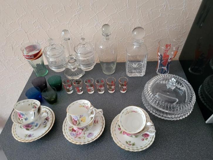 Glazen en kopjes, Huis en Inrichting, Keuken | Servies, Gebruikt, Glas of Glazen, Overige stijlen, Glas, Ophalen