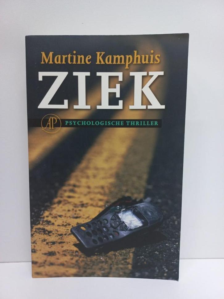 Martine Kamphuis - Ziek, Boeken, Thrillers, Zo goed als nieuw, Ophalen of Verzenden