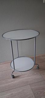 2 (bed) tafeltjes, Minder dan 55 cm, Metaal of Aluminium, Rond, Zo goed als nieuw