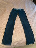 Dames  levi s broek maat 26 zgn 30€ ophalen in Culemborg, Kleding | Dames, Spijkerbroeken en Jeans, Ophalen of Verzenden, Zo goed als nieuw