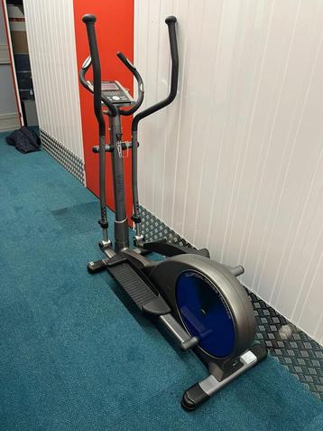 Infiniti VG40 crosstrainer beschikbaar voor biedingen