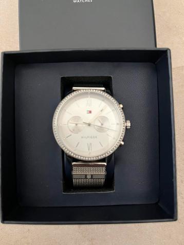 Horloge voor dames beschikbaar voor biedingen