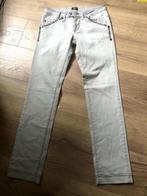 GIANFRANCO FERRÉ zachtgrijze jeans mt 38/40 met studs, Kleding | Dames, GIANFRANCO FERRE, Ophalen of Verzenden, Zo goed als nieuw