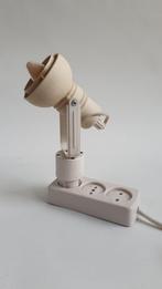 Vintage stopcontact lampje of spot, wit kunststof. 7B15
