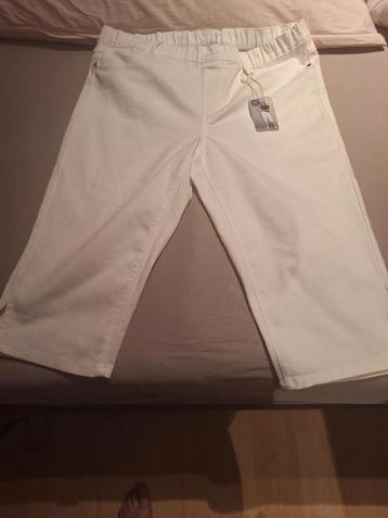 Cremekleurige jegging broek nieuw.  beschikbaar voor biedingen