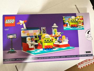 LEGO 40687 Alien Space Diner beschikbaar voor biedingen
