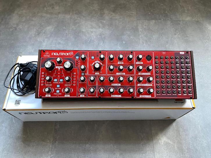 Behringer Neutron, Muziek en Instrumenten, Synthesizers, Zo goed als nieuw, Overige aantallen, Overige merken, Met midi-aansluiting