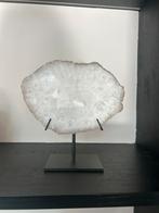 Steen op statief, Verzamelen, Mineralen en Fossielen, Ophalen of Verzenden