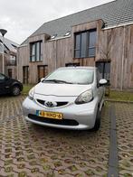 Toyota Aygo 1.0 12V Vvt-i 5DRS 2008 Grijs, Auto's, Voorwielaandrijving, Euro 6, 4 stoelen, 68 pk