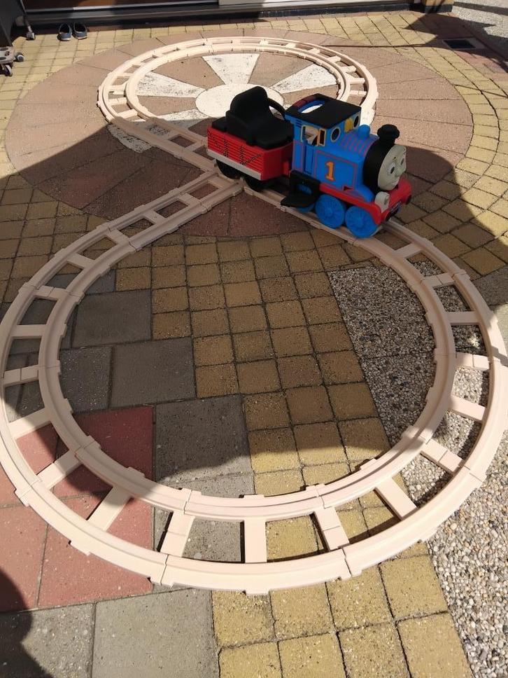 Peg Perego Thomas The Tank Engine Ride On Train And Track, Kinderen en Baby's, Speelgoed | Thomas de Trein, Gebruikt, Ophalen