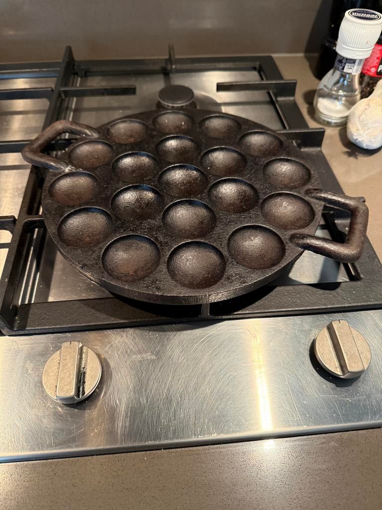 Antieke Poffertjespan Gietijzer Koopmans Leeuwarden, Ophalen of Verzenden, Gebruikt