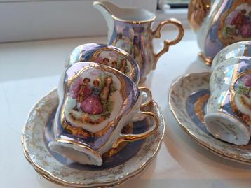 Versailles porselein servies paars-goud beschikbaar voor biedingen