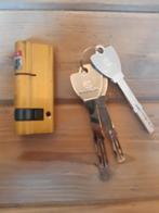 Deur slot 60 / 15 mm, Ophalen of Verzenden, Zo goed als nieuw, IJzer, Slot