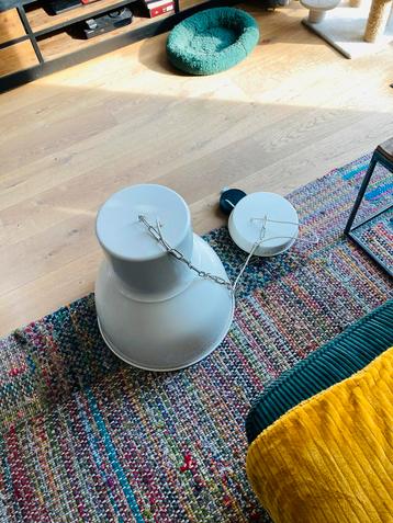 Grote Witte Industriële Hanglamp beschikbaar voor biedingen