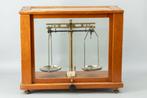 Apothekersbalans Weegschaal in Vitrine Kast 1900 - 1915, Antiek en Kunst, Ophalen of Verzenden