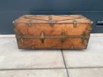 Unieke antieke reis/ hutkoffer met koperbeslag, Ophalen